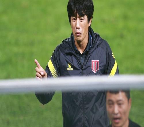 中超很多球队在扣分压力下，引援速度加快了但有一些已经躺平了