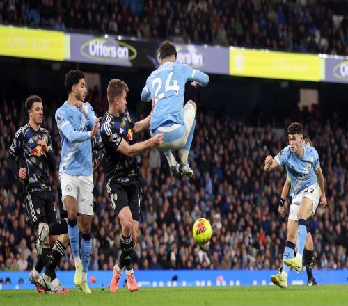 老是你曼城近两次英超对阵升班马丢两球对手都是利兹联