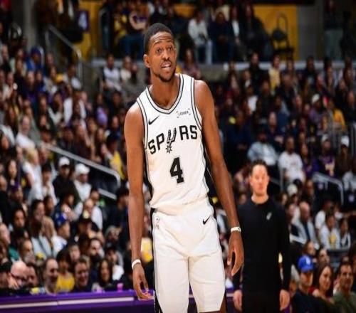 NBA杯决赛前瞻：马刺大战尼克斯见证新王诞生