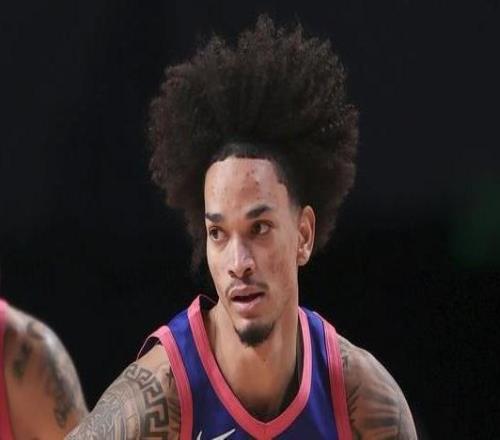 爵士官方：球队与前锋安德森加西亚签下一份10天短合同