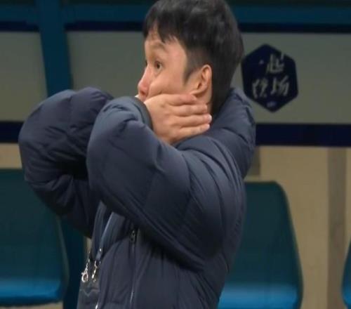 邓卓翔：球员状态并不让人满意，技战术也没有可圈可点的地方