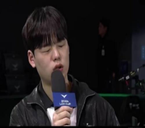 Smash：我认为对线不逊于对手每局结束后我都让辅助不要抱有压力