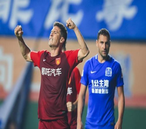 赚1.2亿！前中超外援瞧不起中国球员：自以为是球星根本不会踢球