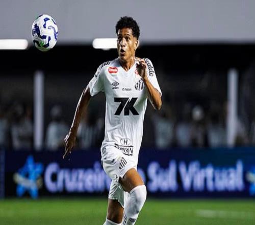 邮报：此前报价800万英镑遭拒，热刺准备加价追巴西左后卫索萨