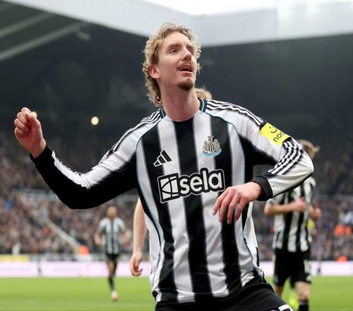 再见英超！23场7球，纽卡欲打折出售“2米梅西”，拜仁巴萨乐翻天