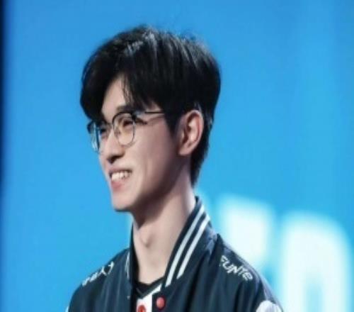 CFO彻底爆炸iG没有Uzi但是有Uzi的首发！爆料人透露iG有意签下Doggo