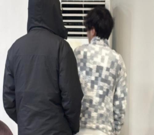 BLG队内趣事：Viper流畅中文验证字符ON锐评xun粉色队服“装纯”