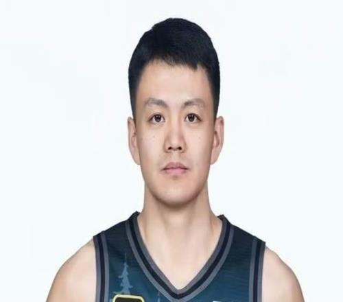 辽宁男篮有望完成2换1交易，获17+5锋线，送刘雁宇+射手补强争冠
