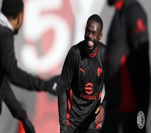 斯基拉丨他拒绝英超只想留队