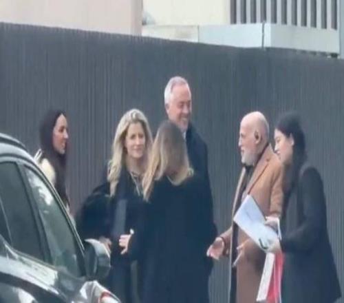 每体：特瓦斯抵达巴塞罗那，将与一个中国代表团前往巴萨总部