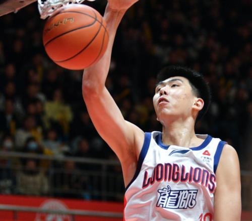 CBA第4轮最佳阵容：徐昕27+14+4帽生涯之战广厦FMVP41+6三分