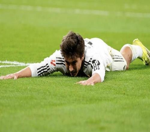 TA：贡萨洛加西亚的膝盖在过去大约一个月里一直感到不适