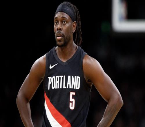 为吸引字母哥名记：尼克斯有意与开拓者交易得到老将霍勒迪