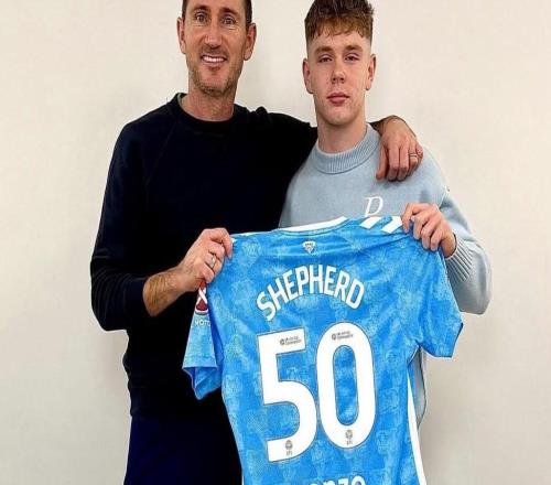 小将谢泼德与考文垂签下职业合同，球员受到曼联、阿森纳关注