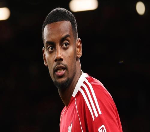 利物浦官方：伊萨克脚踝受伤且腓骨骨折，已经完成手术