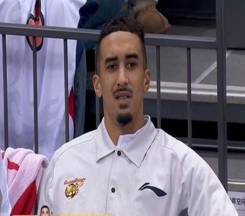 京粤大战在即，广东传来坏消息，3大支柱缺一门，杜锋拿谁来填补