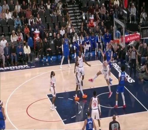 18岁状元大热把2米13中锋扣懵了，雄鹿替补席集体静音