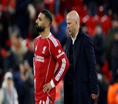 利物浦主帅斯洛特做出惊人决定：萨拉赫罕见坐上替补席