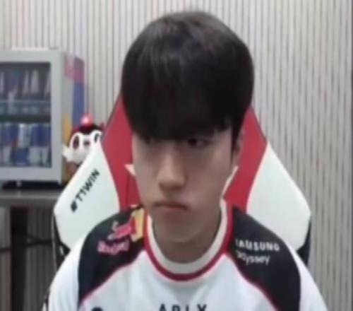 夸赞像高中生Keria：谢谢啦我其实没有当过高中生因为没上高中