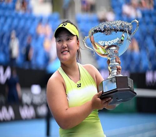 2026澳网收官：阿卡22岁全满贯！张帅封王女双王欣瑜16强跻身顶尖女单