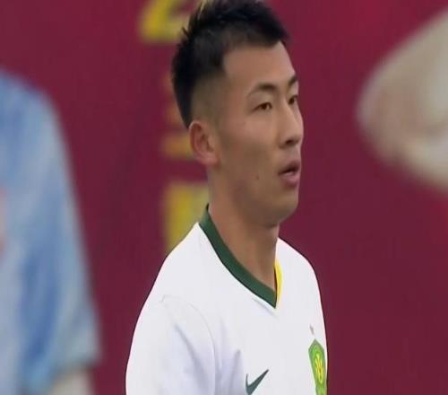 里程碑，国安后卫何宇鹏已在中超出战100场