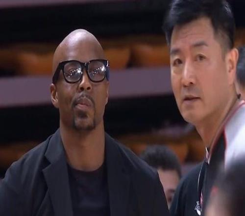 郭艾伦：广州主帅之前在NBA当助教理念比较先进进攻有100套战术
