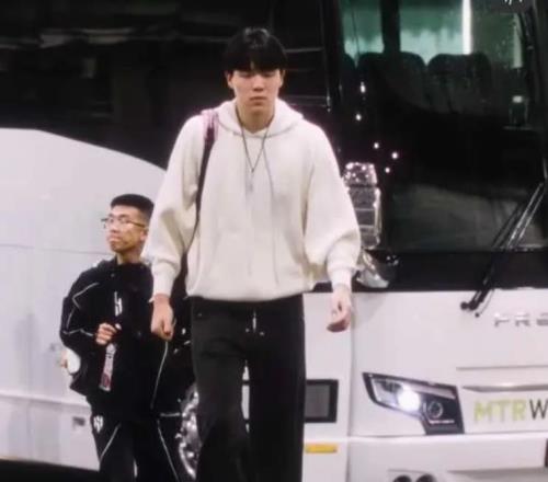 NBA记者：开拓者和混音队共用球馆，所谓下放，就是换地方训练