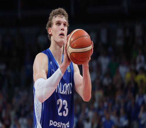 马尔卡宁：FIBA比赛比NBA更激烈但NBA规则下比赛更顺畅