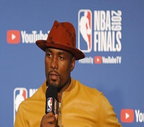 顶级防守长人！祝前NBA球员伊巴卡36岁生日快乐！