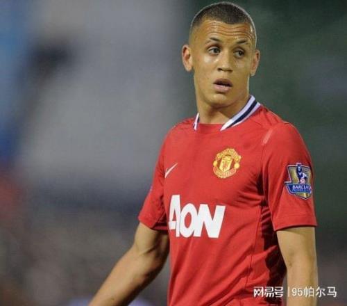 喜欢阿森纳的天才，17岁曼联首秀，19岁离开曼联，计划执教曼联