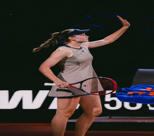 莱巴金娜斯图加特重返决赛，赛后谈冷静、运气与保时捷驾照