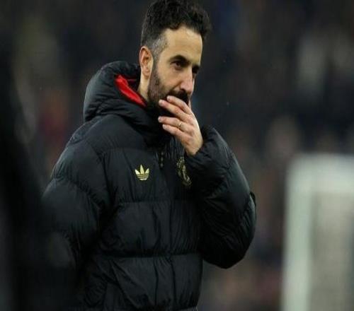 记者：一名曼联青训家长积极奔走，想让儿子进踢狼队的大名单