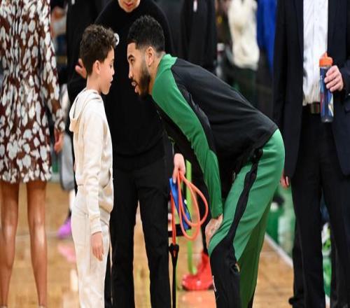 与Deuce父子同台塔图姆：我可以再打十年能实现就太棒了