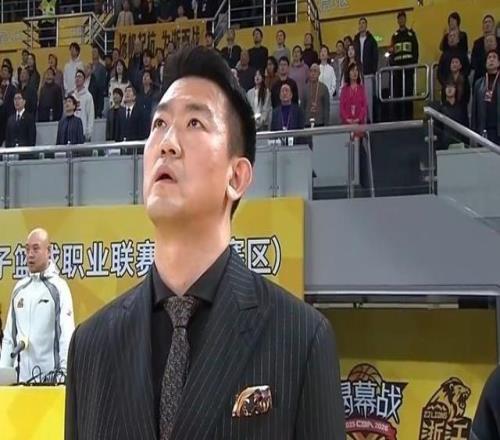 王博：布朗复出需结合治疗情况而定13天7赛看大家精神状态做调整