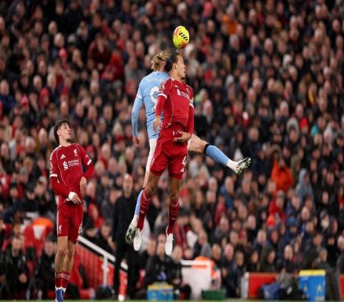 10次，为有统计以来曼城英超客战利物浦射门最多的上半场