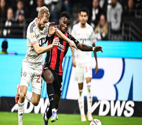 拜仁本赛季德甲22轮积57分，为队史同期第三高