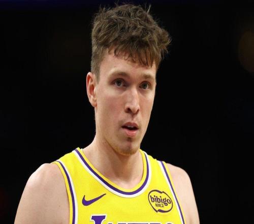 莫里斯直言不讳地批评了湖人队克内希特的交易请求：他傲慢得要死