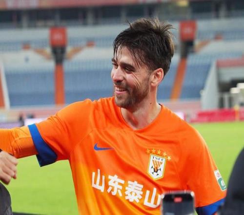 德转宣！津门虎敲定阿代米离队最佳替身，曾跟克雷桑搭档踢葡超