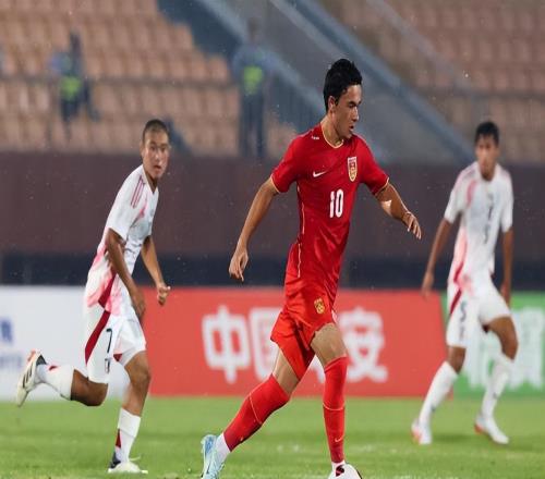 大连英博刚引进的王牌新援，却被李国旭放到二队踢中乙，引发热议