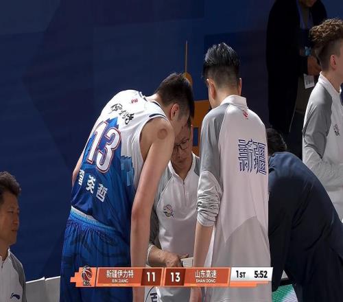 20分惨败！CBA焦点1战，山东大破新疆男篮，巩晓彬苦笑：都输麻了