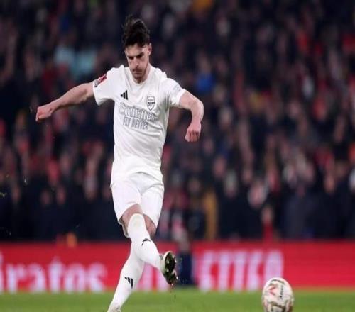 TA：告别全白球衣，阿森纳将在足总杯第3轮穿回传统红白球衣