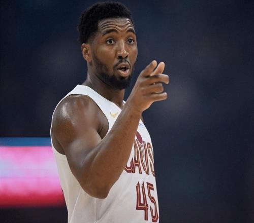 55分16助！最矮双枪打爆马克西，刷爆多项NBA纪录，大帝里程悲