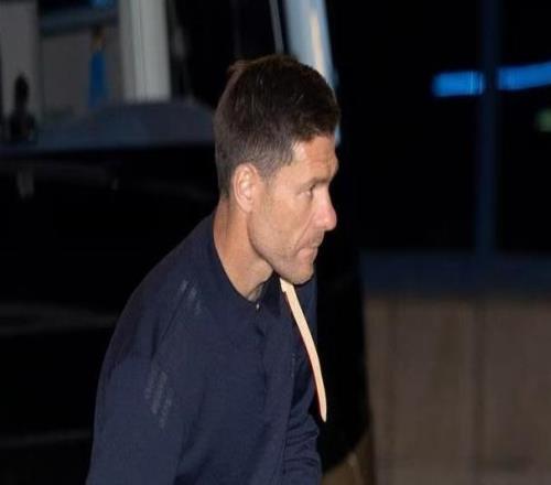 西媒：皇马总经理在返程航班与阿隆索交流，双方同意结束合作