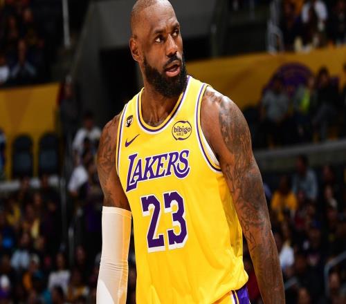 末节连中续命球仍惨败！41岁勒布朗沮丧直接回更衣室：空砍29+9+6