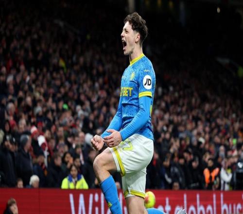 狼队本赛季英超拿到3分，分别战平曼联、热刺、布莱顿