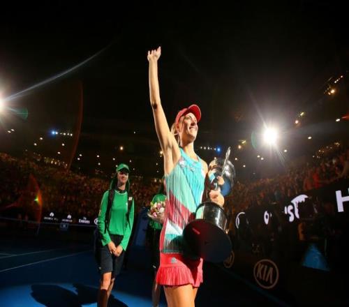 历史第一！萨巴伦卡单赛季狂揽1500万美元