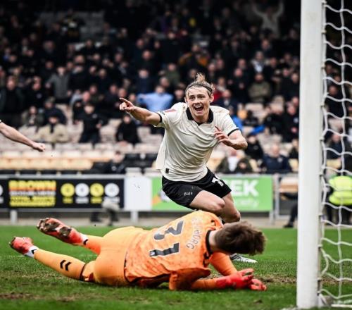 10！足总杯造惊天冷门，英甲垫底队掀翻英超劲旅，72年后再进8强