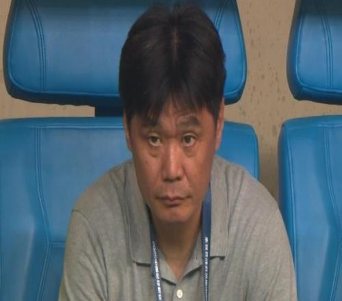 李霄鹏：所有队员都尽了最大的努力，两个队实力还是有些差距