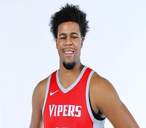 在火箭二队都显得非常吃力，昔日五星高中生的情况真是令人唏嘘