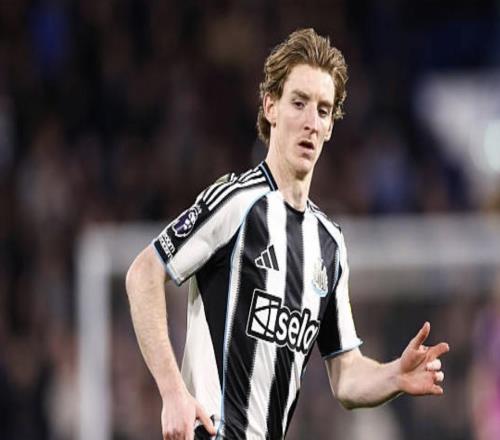 戈登：射门时踢到了自己的脚上一场战巴萨前在床上躺了三天